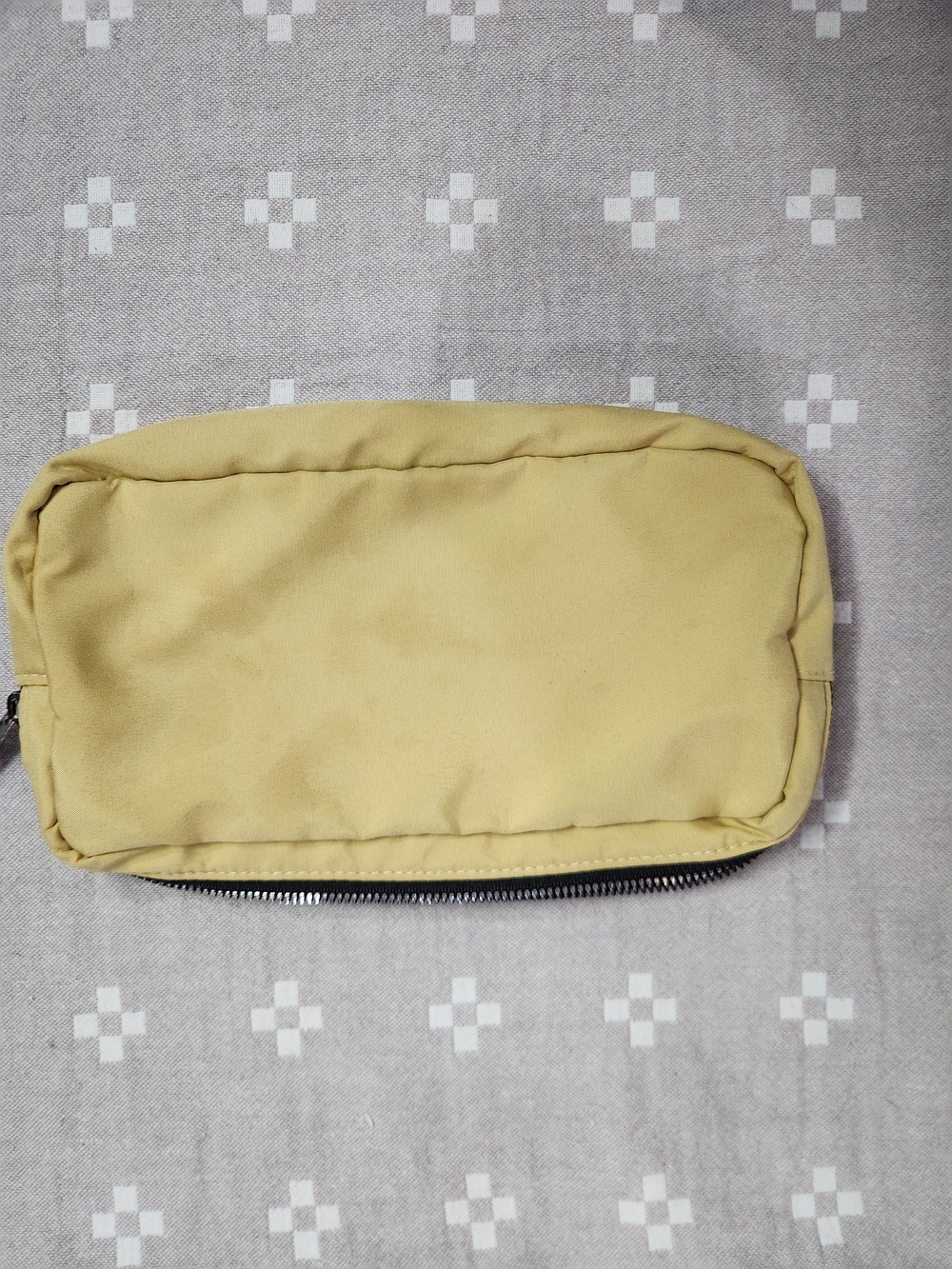 Mama cosmetic pouch features white fuzzy chenille varsity-style letter - Picture 6 of 9